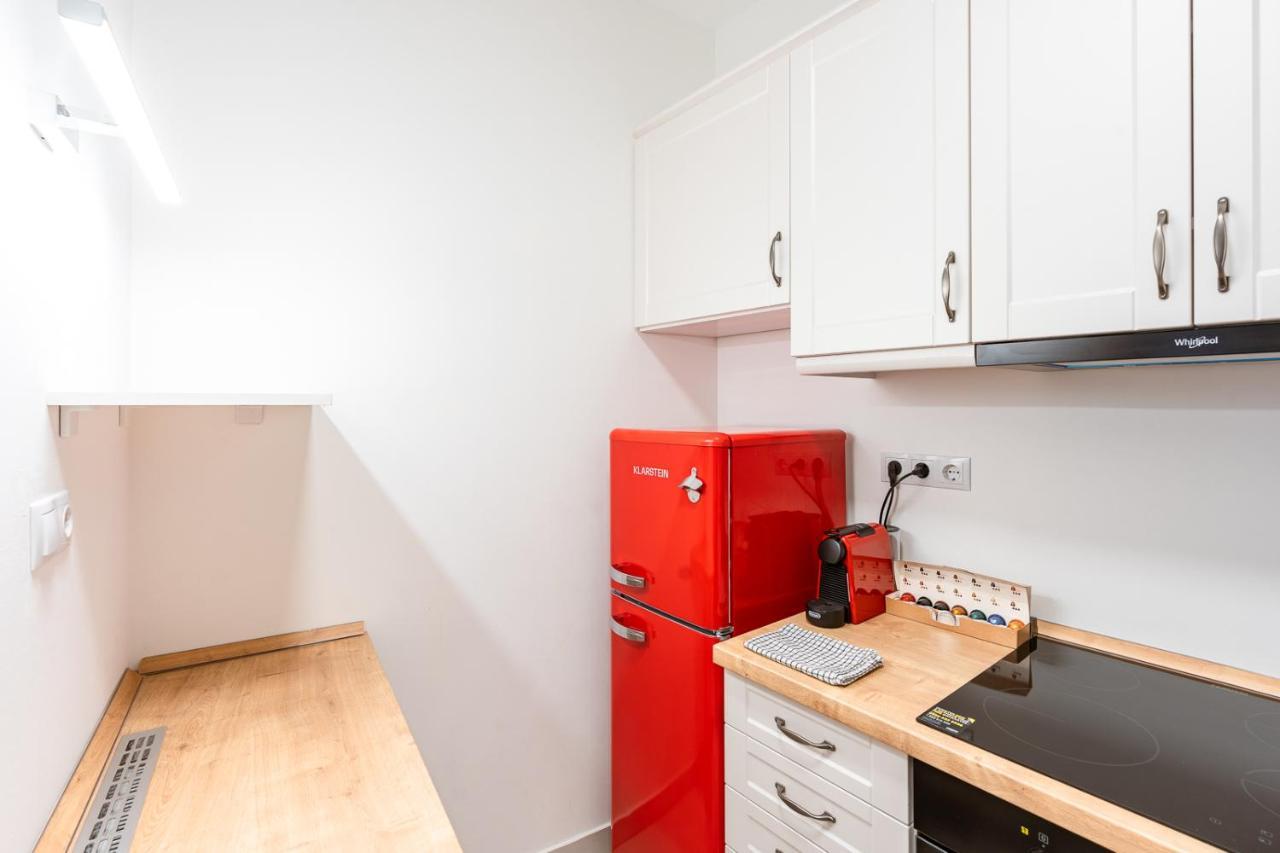 Modern & Newly Built Apartment With Private Garage Boedapest Buitenkant foto