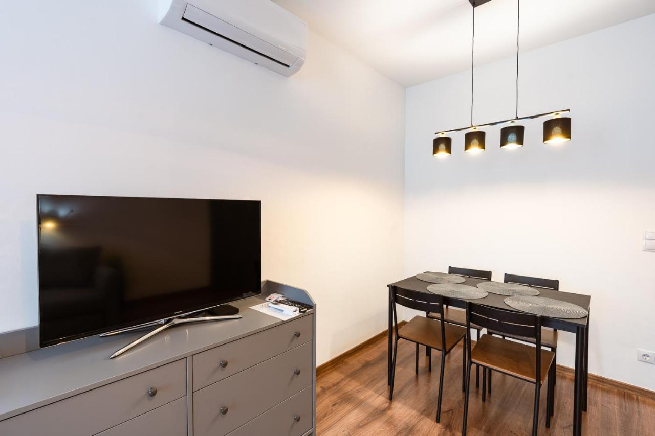 Modern & Newly Built Apartment With Private Garage Boedapest Buitenkant foto