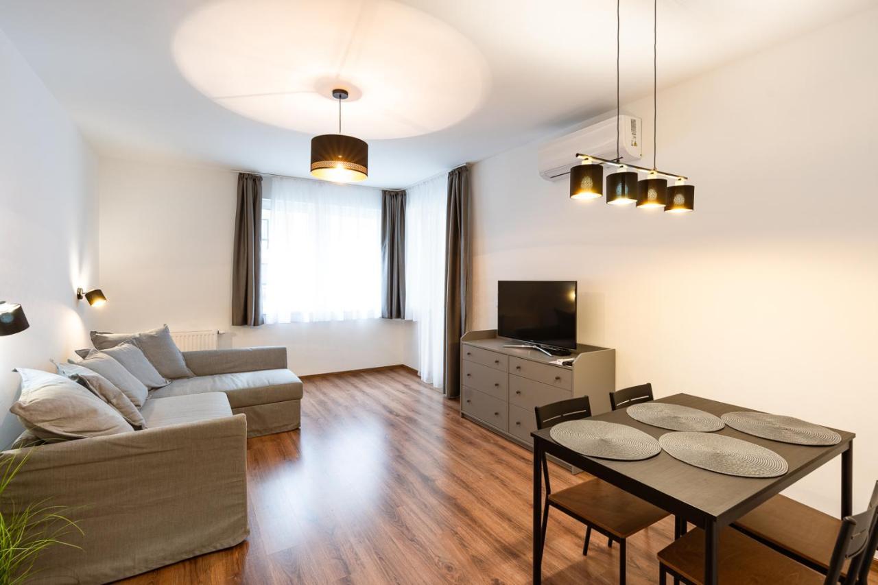 Modern & Newly Built Apartment With Private Garage Boedapest Buitenkant foto