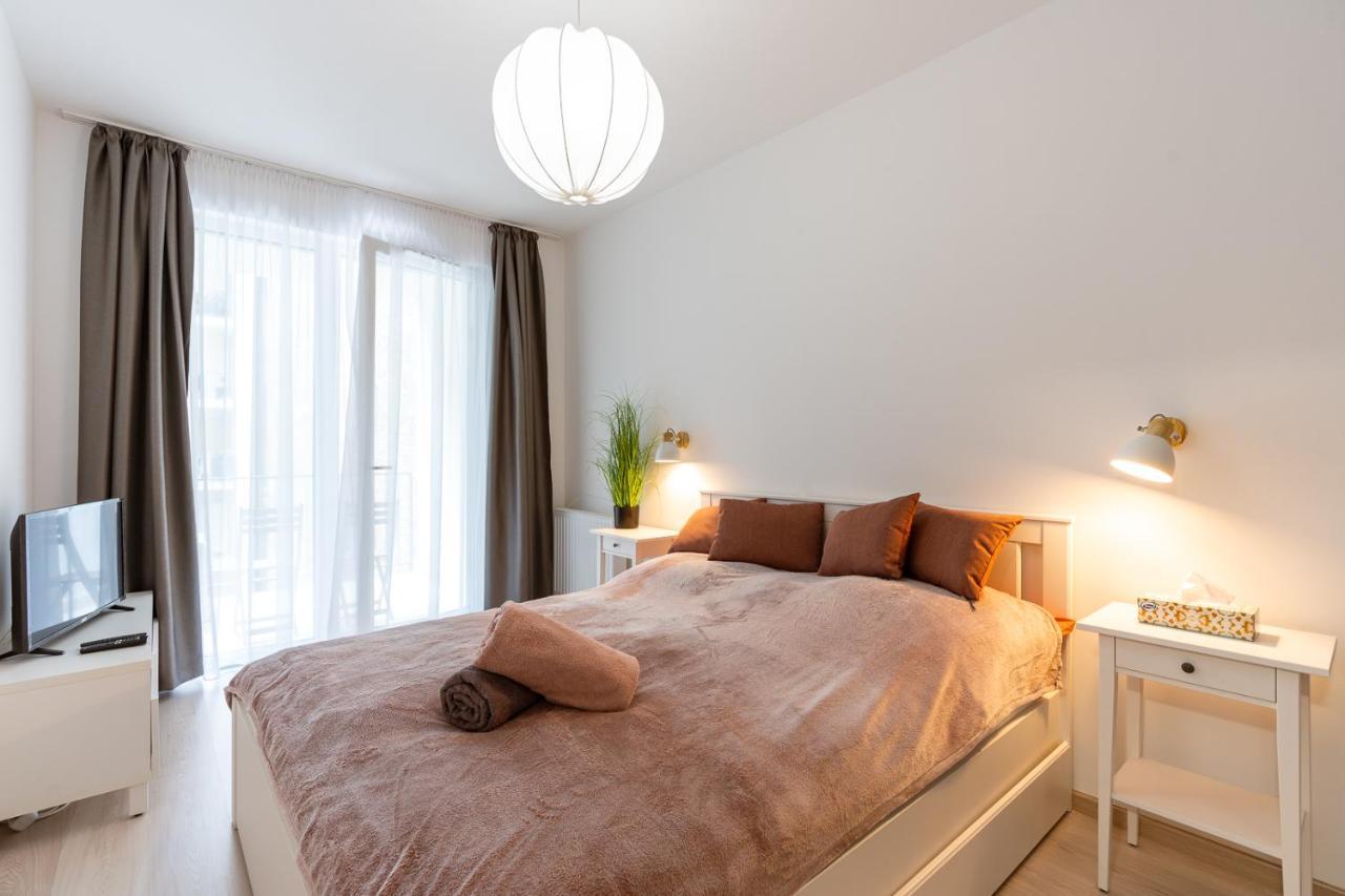 Modern & Newly Built Apartment With Private Garage Boedapest Buitenkant foto