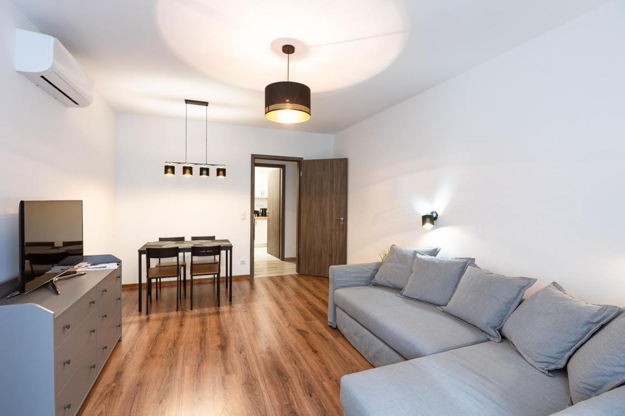 Modern & Newly Built Apartment With Private Garage Boedapest Buitenkant foto